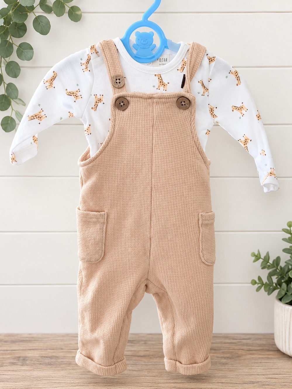 Rabbit + Bear Baby 0–3M Giraffe Top & Textured Overalls Set